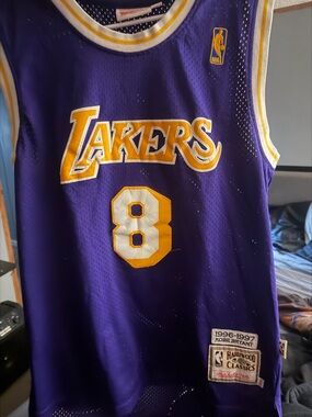 Kobe Bryant LA Lakers
Mitchell & Ness
Authentic 1996-97
Rookie Jersey